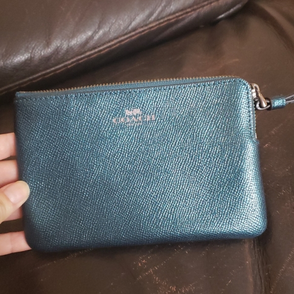Small zip up wallet - Picture 1 of 2